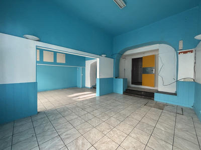 Local commercial - 88 m² - 4 pièces