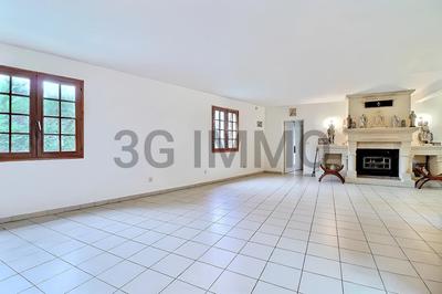 Maison - 154 m² - 9 pièces