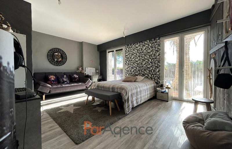 Maison - 246 m² - 6 pièces