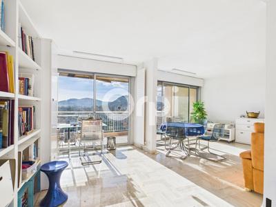 Appartement - 77 m² - 3 pièces