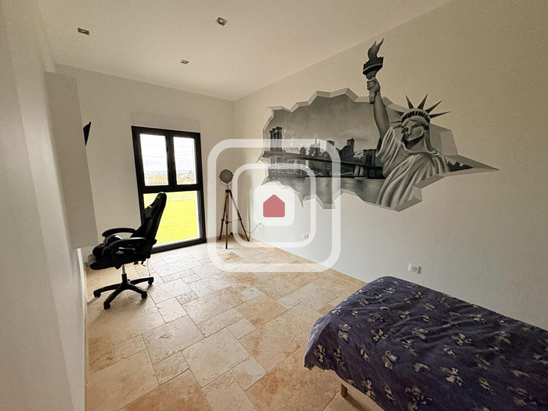 Maison - 191 m² - 5 pièces