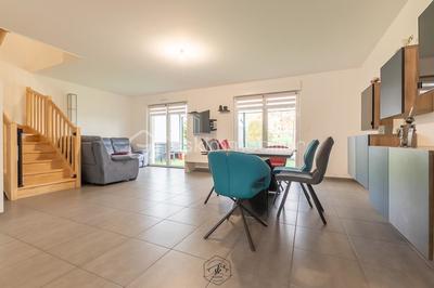 Maison - 101 m² - 5 pièces