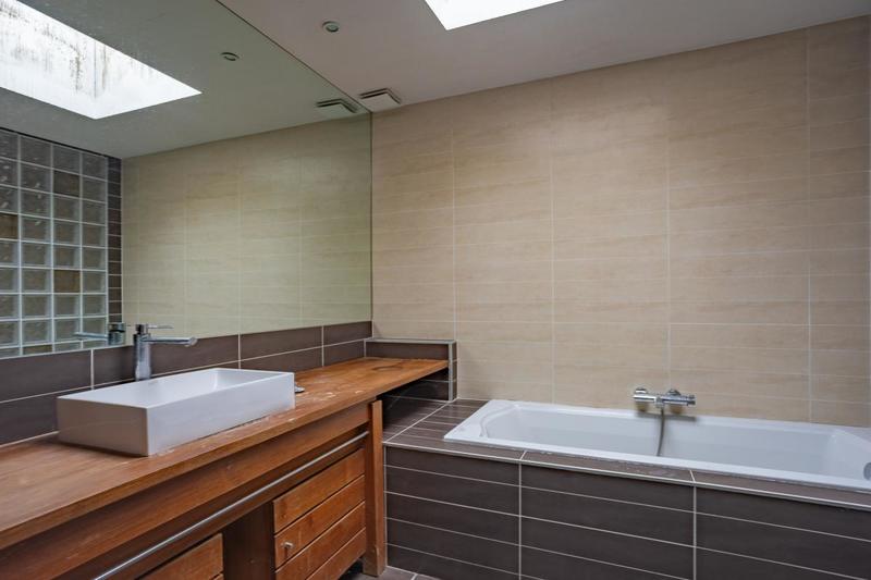 Maison - 120 m² - 2 pièces