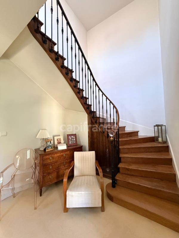 Maison - 295 m² - 7 pièces