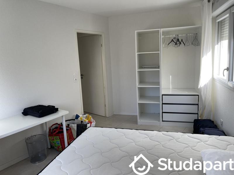 Chambre - 10 m² - 1 pièce
