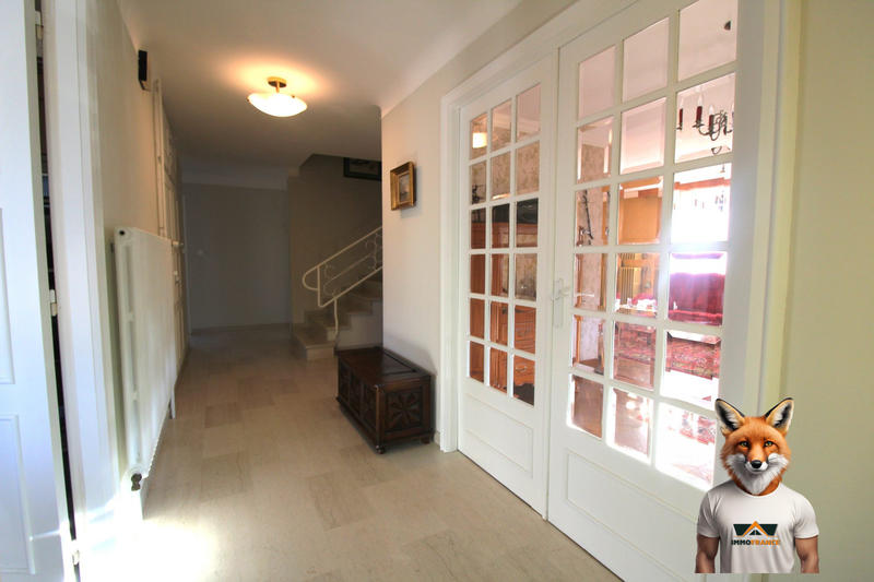 Maison - 207 m² - 9 pièces