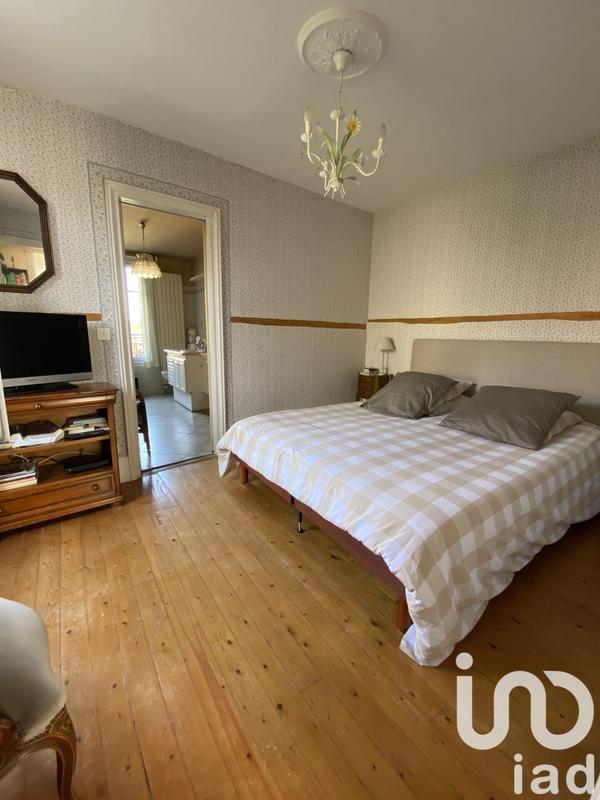 Maison - 213 m² - 8 pièces