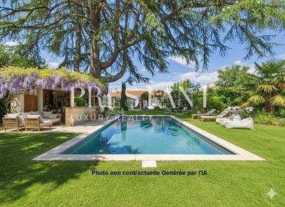 Maison - 200 m² - 8 pièces