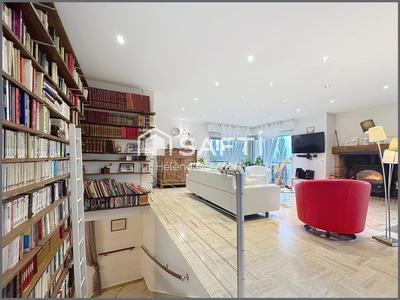 Maison - 215 m² - 9 pièces