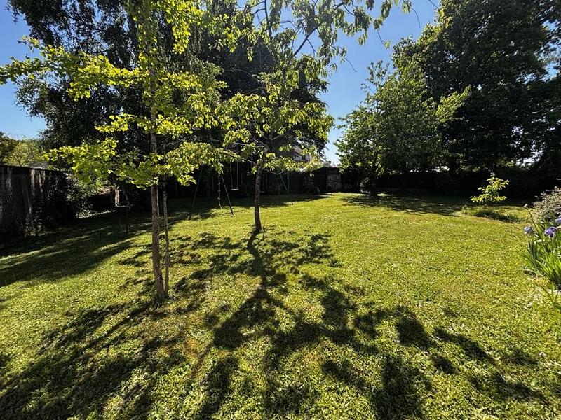 Maison traditionnelle - 195 m² - 7 pièces