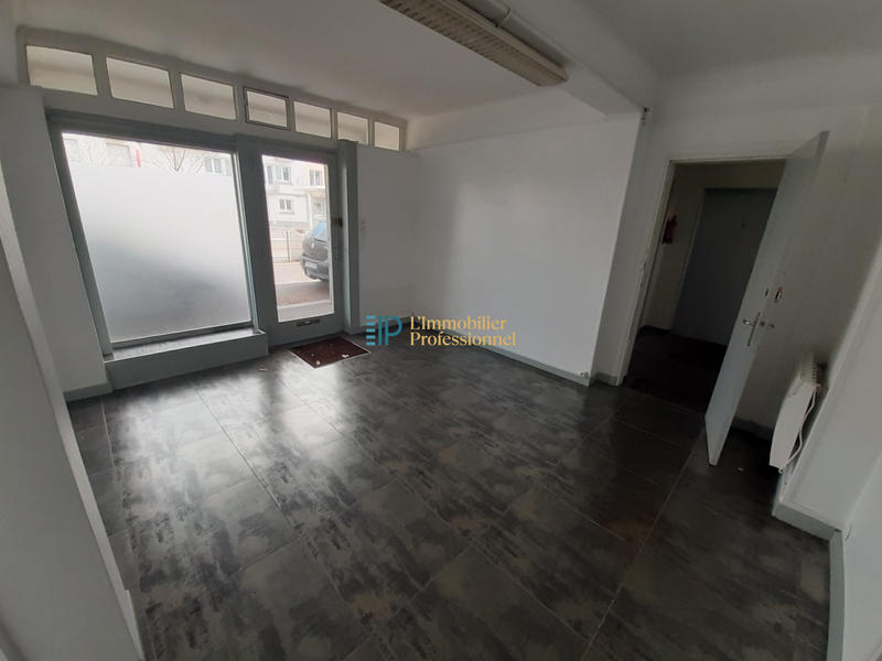 Local commercial - 75 m² - 4 pièces