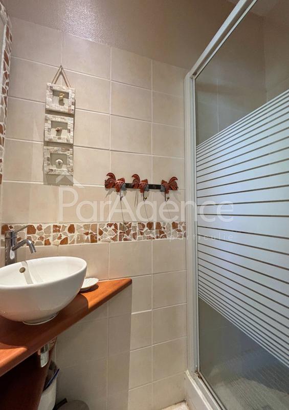 Maison - 235 m² - 6 pièces