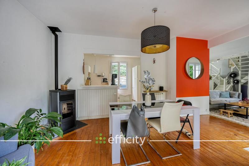 Demeure - 150 m² - 6 pièces