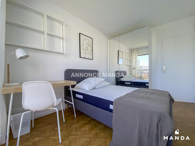 Chambre - 10 m² - 7 pièces