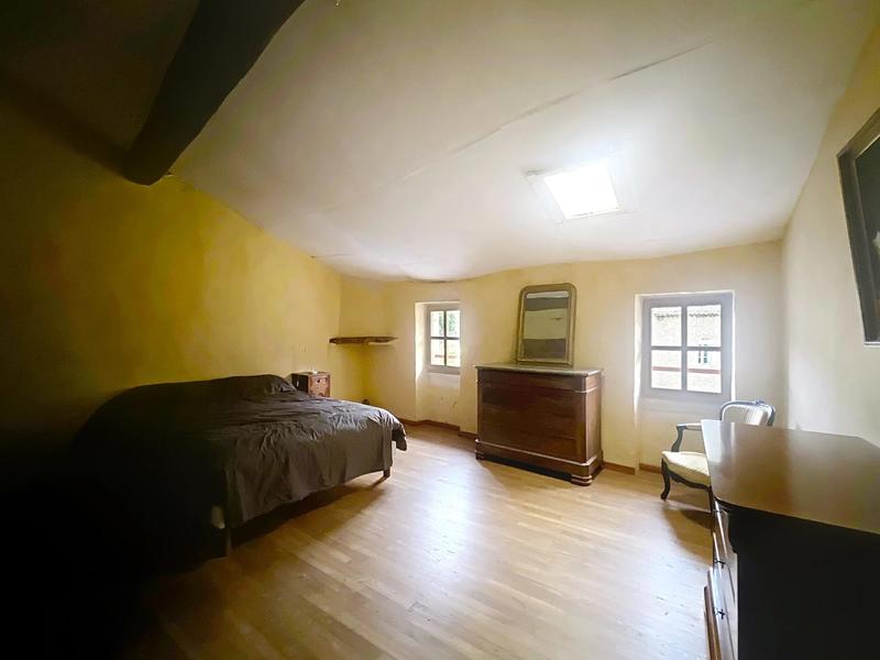 Propriété - 190 m² - 7 pièces