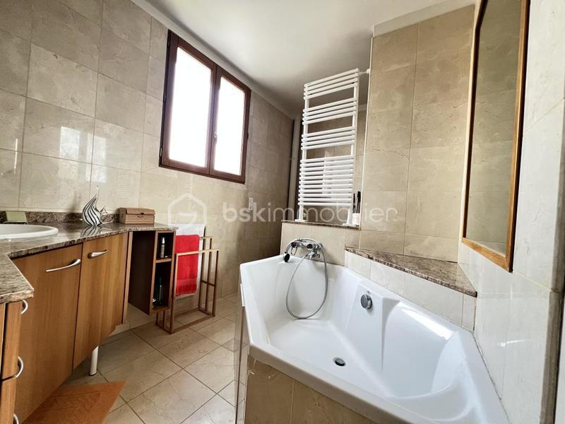 Maison - 169 m² - 7 pièces