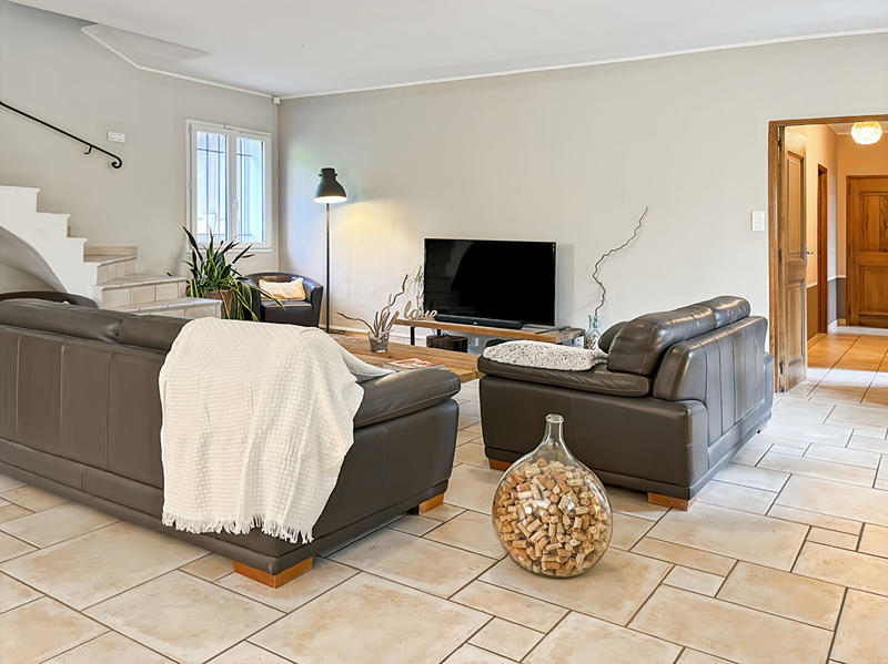 Maison - 213 m² - 7 pièces