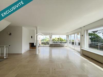 Maison - 242 m² - 8 pièces