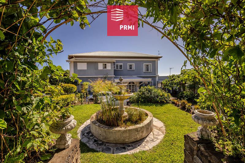 Maison - 400 m² - 8 pièces