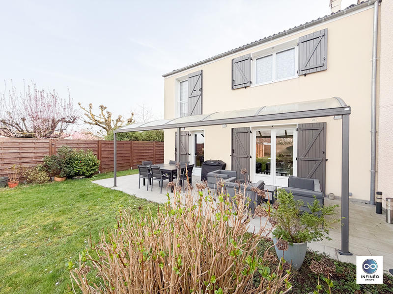 Maison - 107 m² - 6 pièces