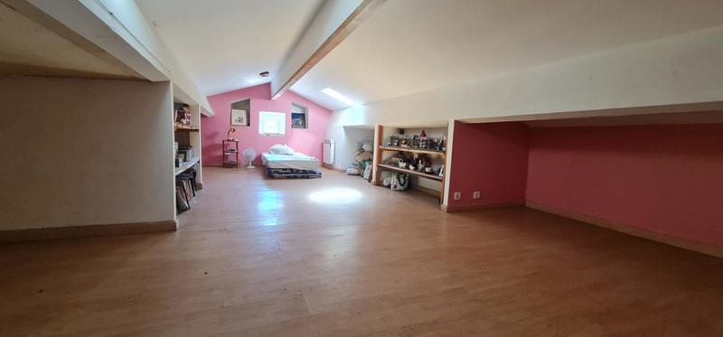 Maison - 210 m² - 10 pièces