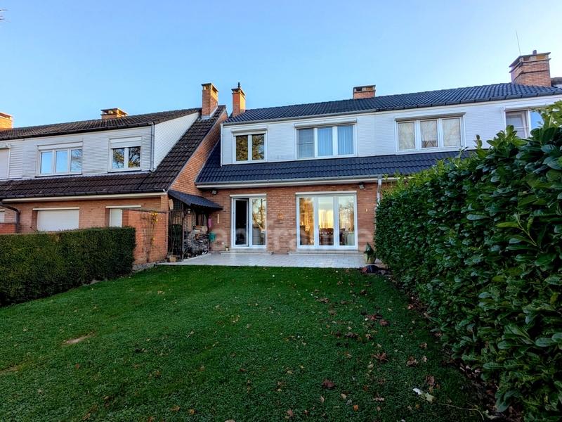 Maison - 92 m² - 4 pièces