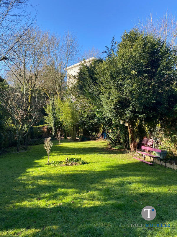 Maison - 198 m² - 8 pièces