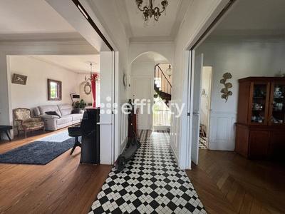 Maison ancienne - 177 m² - 10 pièces