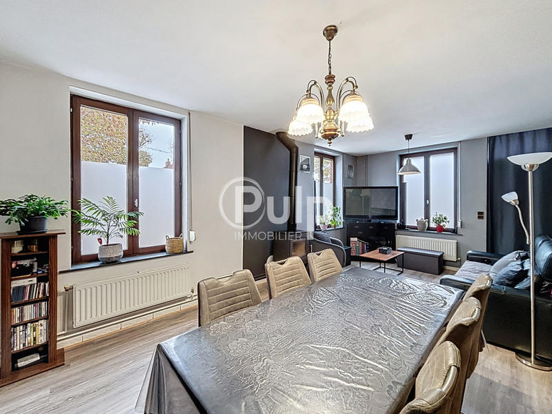 Maison - 90 m² - 5 pièces