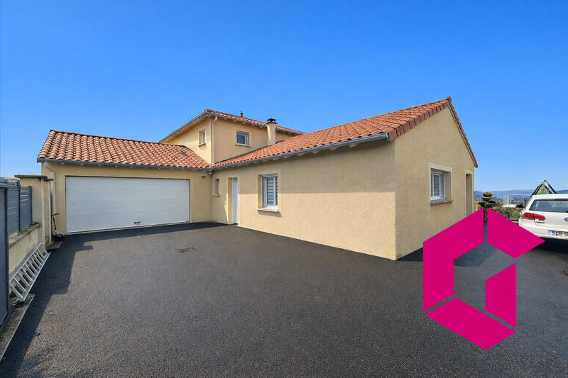 Maison - 181 m² - 5 pièces