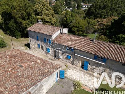 Maison - 239 m² - 8 pièces