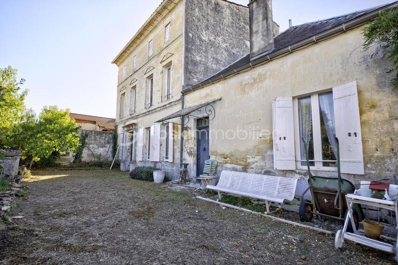 Maison en pierre - 255 m² - 8 pièces
