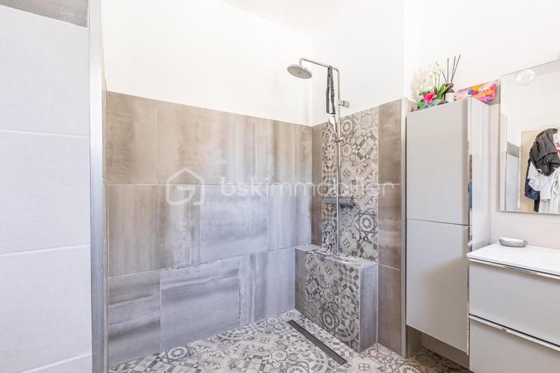 Maison - 210 m² - 8 pièces