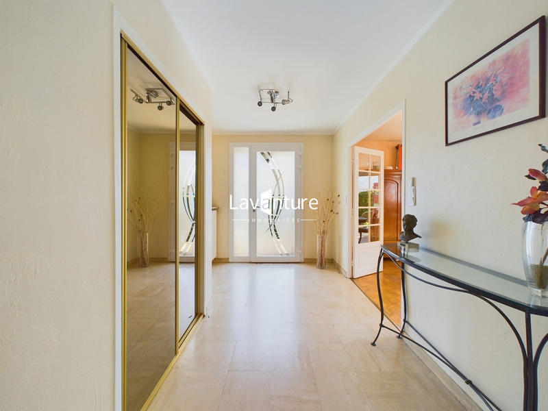 Maison traditionnelle - 145 m² - 7 pièces