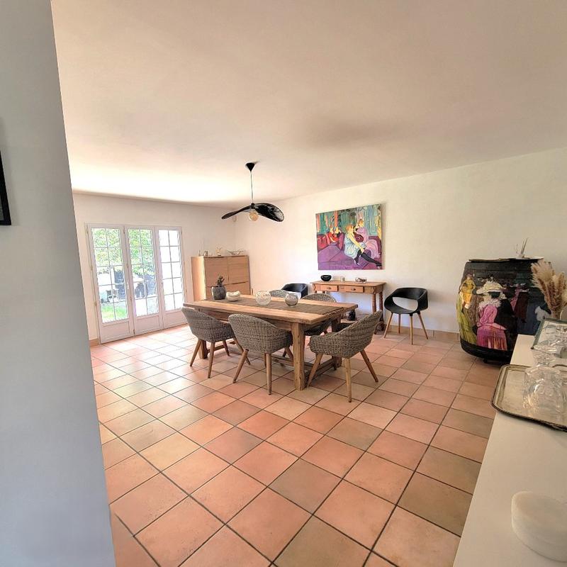 Maison - 265 m² - 11 pièces