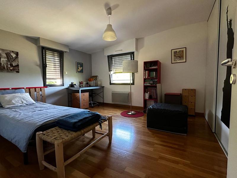 Maison - 210 m² - 6 pièces