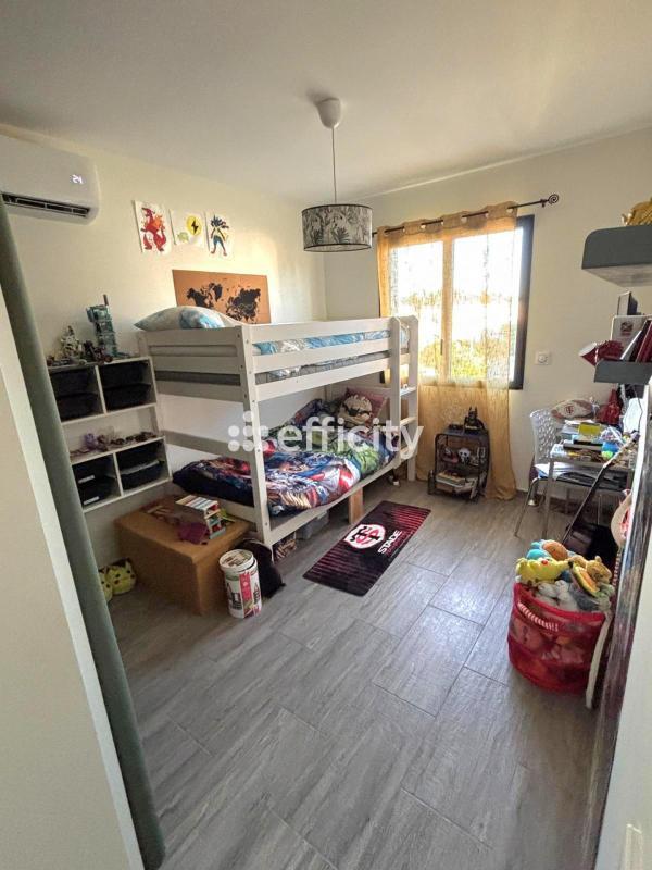 Villa - 90 m² - 5 pièces