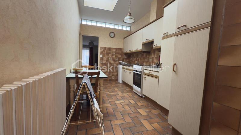 Immeuble - 147 m² - 7 pièces