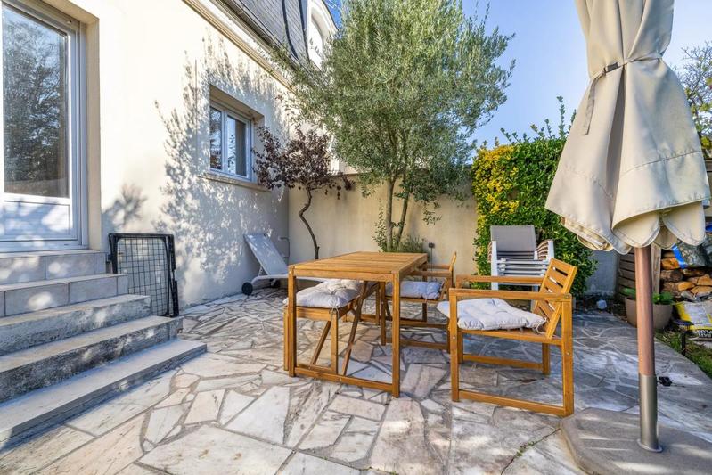 Maison - 90 m² - 5 pièces