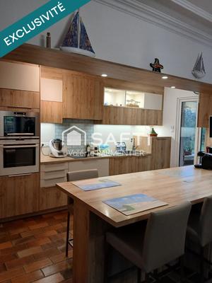 Maison - 181 m² - 6 pièces