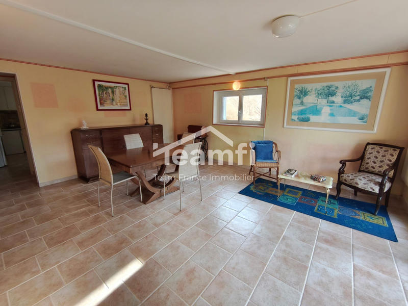 Maison - 180 m² - 5 pièces