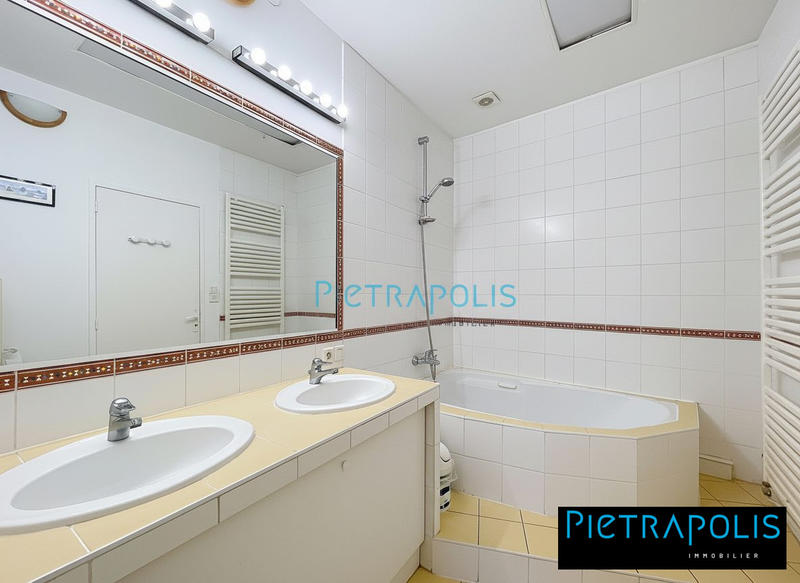 Maison ancienne - 223 m² - 8 pièces