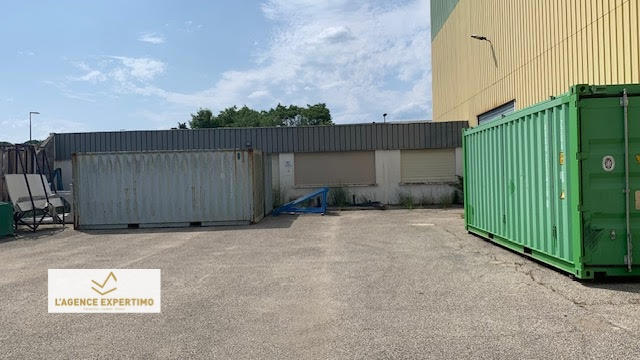 Entrepôt - 1 100 m²