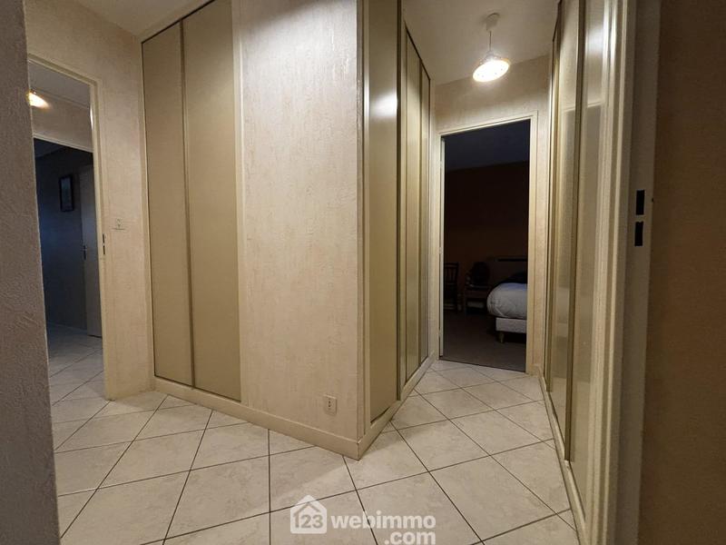 Appartement - 70 m² - 3 pièces