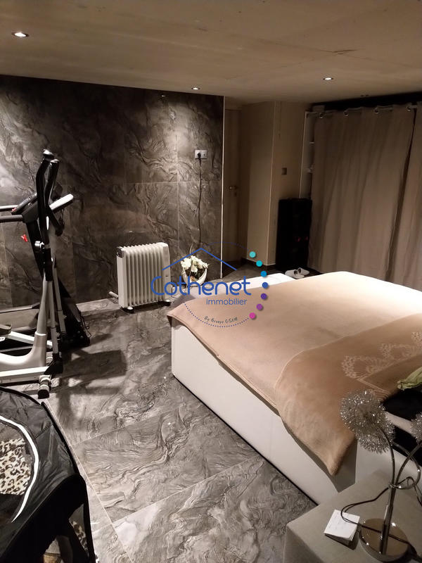 Maison ancienne - 252 m² - 8 pièces