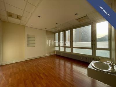 Bureau - 127 m² - 7 pièces