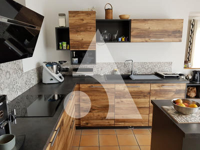 Maison - 182 m² - 7 pièces