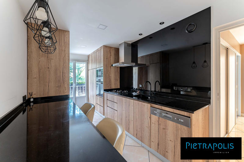 Appartement - 82 m² - 4 pièces