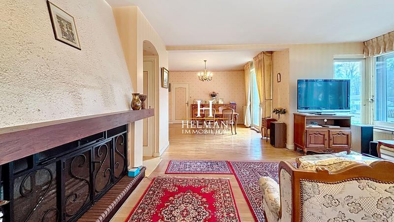 Maison - 245 m² - 10 pièces