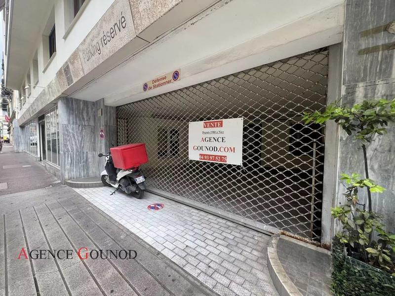 Local commercial - 185 m² - 10 pièces